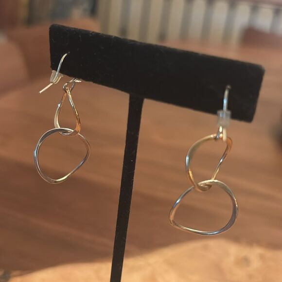 Elegant Gold and Silver Hoop Earrings - Picture 2 of 4